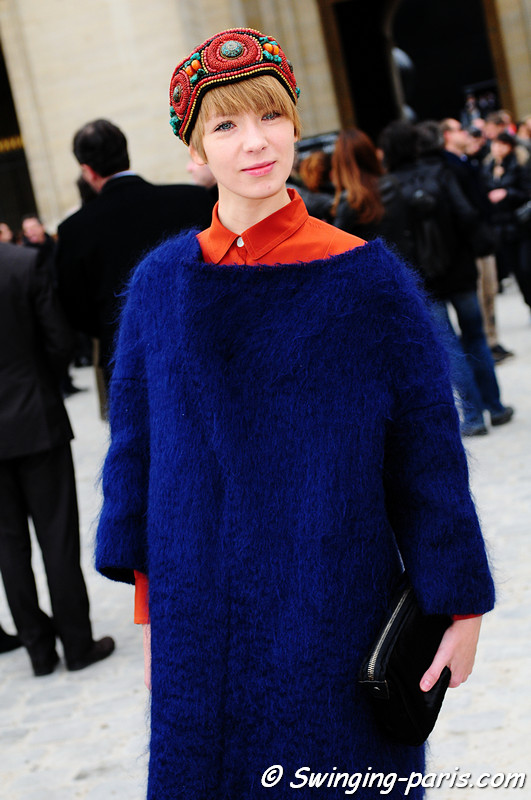 Vika Gazinskaya (Вика Газинская) after Louis Vuitton show, Paris Fashion Week, March 2011 Vika Gazinskaya (Вика Газинская) after Louis Vuitton show, Paris Fashion Week, March 2011